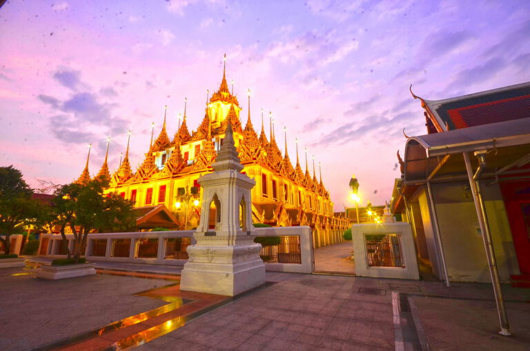 “วัดราชนัดดารามวรวิหาร” วัดสวยเคียงคู่คนราชดำเนิน