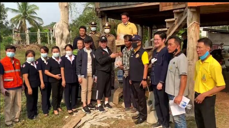 “รมช.ธรรมนัส” รุกช่วยเหลือประชาชน อ.เชียงม่วง เมืองพะยา หลังเจอพายุฝนลูกเห็บถล่มบ้านเรือนเสียหาย