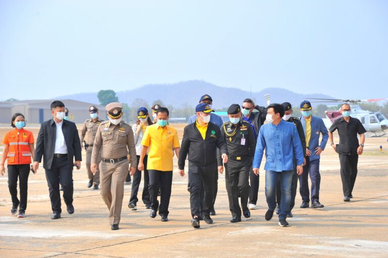 รมช.ธรรมนัส ลงพื้นที่ตรวจราชการจังหวัดนครสวรรค์ เพื่อช่วยเหลือพี่น้องเกษตรกร บรรเทาความเดือดร้อนทั้งเรื่องฝน ที่ดิน และแหล่งน้ำ