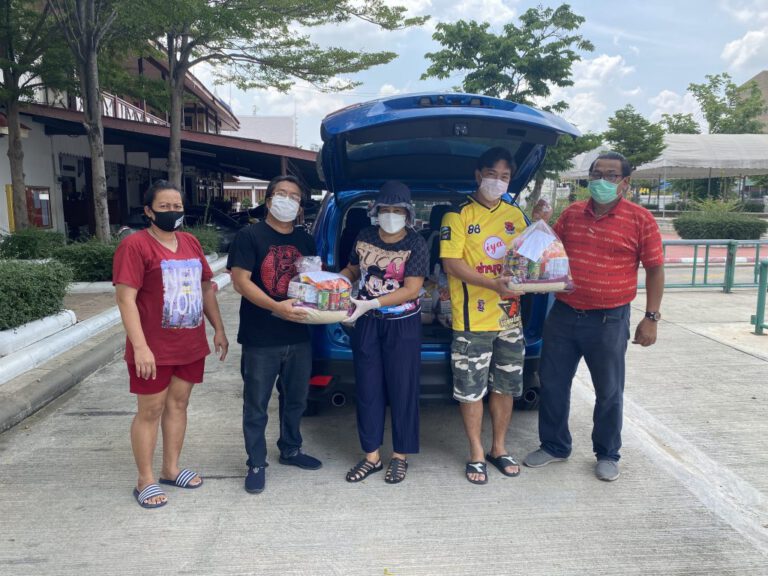 “สุขกันเถิดเรา” ชมรมสื่อสร้างสรรค์เพื่อการท่องเที่ยว ประสานมอบถุงยังชีพและสิ่งของจำเป็นให้ กลุ่มเด็กพิการที่ไม่สามารถช่วยเหลือตัวเองได้ จำเป็นต้องมีผู้ดูแล ในช่วงสถานการณ์โควิด-19 เขตบางพลัด กทม.