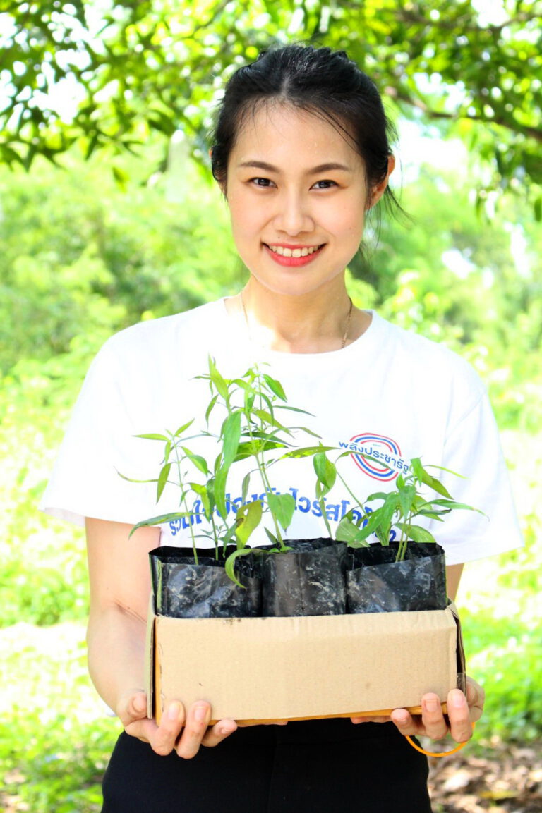 “พัชรินทร์” เดินหน้าส่งเสริม “ปลูกฟ้าทะลายโจร คู่บ้าน ต้านโควิด” นำร่องมอบต้นกล้า ในพื้นที่ กทม. เขต 2 ปทุมวัน บางรัก สาทร