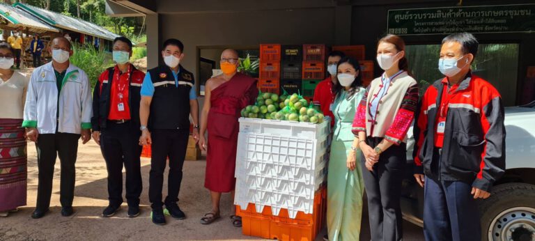 เลขาฯธรรมนัส – นฤมลลงพื้นที่จ.น่านช่วยเหลือเกษตรกรพื้นที่ปฏิรูปที่ดินยกระดับราคาสินค้าเกษตร-เพิ่มช่องทางจัดจำหน่ายผ่านกลไกไปรษณีย์ไทย