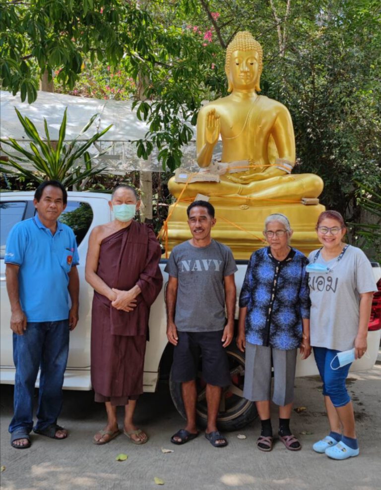 “พระวิจิตร อคฺคจิตฺโต” รจร/ประธานชมรมช่วยกันคนละนิด พิชิตยาเสพติด วัดถ้ำกระบอก มอบพระพุทธรูปเรซิ่นขนาด กว้าง 169 ซม สูง 290 ซม หน้าตัก 129 ซม องค์ที่ 27 ตาม“โครงการ 100 พระพุทธรูปสร้างความสงบสุข”