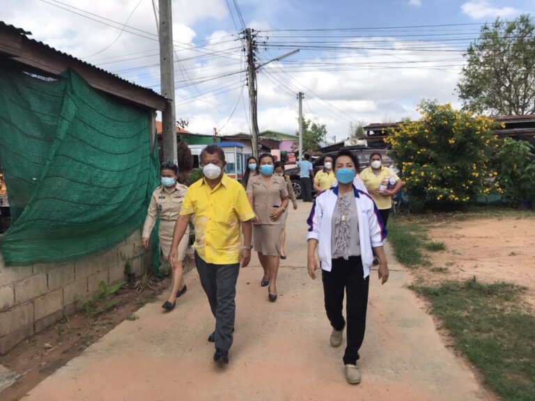 ‘พรรคเศรษฐกิจไทย’​ บุกหนักเมืองย่าโม ! เคาะประตูบ้านรับฟังแก้ปัญหาทุกข์ร้อน