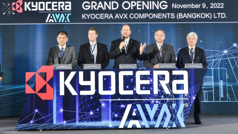 KYOCERA AVX’​ ผู้ผลิตชั้นนำระดับโลกชิ้นของส่วนอิเล็กทรอนิกส์ขั้นสูง  เปิดโรงงานแห่งใหม่ที่ จ. นครราชสีมา เตรียมสยายปีก ในอีก 5 ปีข้างหน้า ดัน KAVX เพื่อลงทุนในไทย พร้อมทุ่มเม็ดเงินกว่า 1,000 ล้านเหรียญ  เตรียมขึ้นแท่นผู้นำการผลิตชิ้นส่วนอิเล็ตทรอนิกส์ของโลก