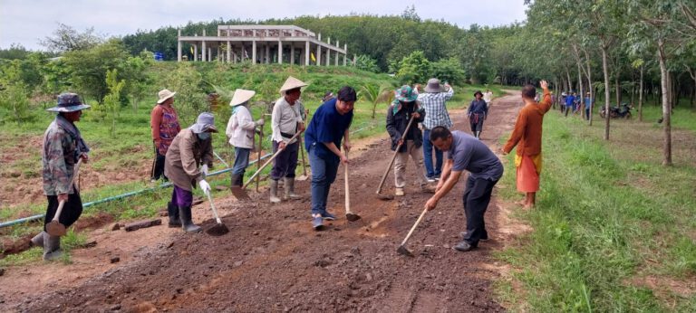 สส.ออม อนุรัตน์ ตันบรรจง”เร่งช่วยซ่อมปรับปรุงถนนชำรุดจากฝนตกหนัก เพื่อบรรเทาความเดือดร้อนชาวบ้านสัญจร และเดินทางเข้าพื้นที่ทำการเกษตร