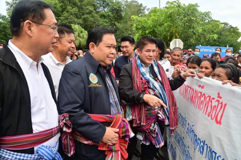 รมว.เกษตรฯ”ธรรมนัส พรหมเผ่า” ควง 2 รมช.ลงพื้นที่ จ.ขอนแก่นและจ.กาฬสินธุ์