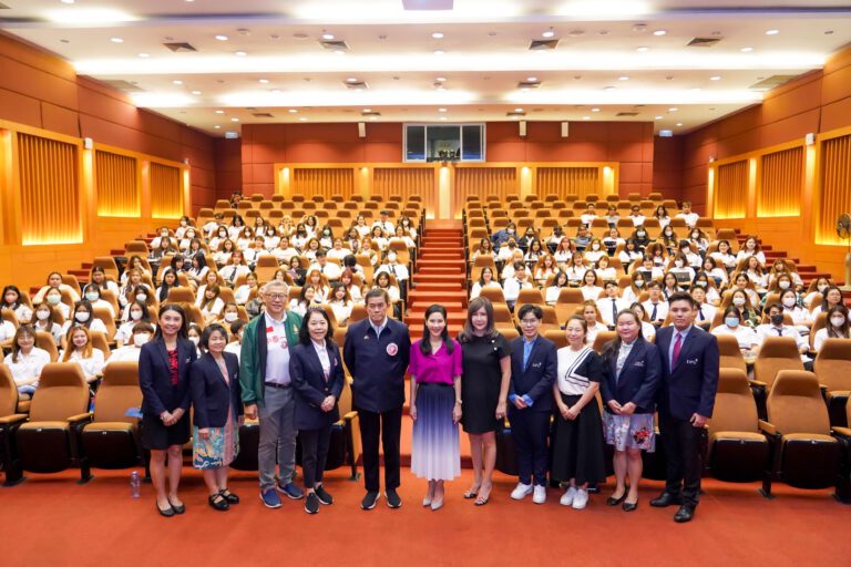 DPU จัดเสวนา “49 ปี ความสัมพันธ์ไทย-จีนและทิศทางในอนาคต” ก้าวสู่ความรุ่งโรจน์ไปพร้อมกับครอบครัว