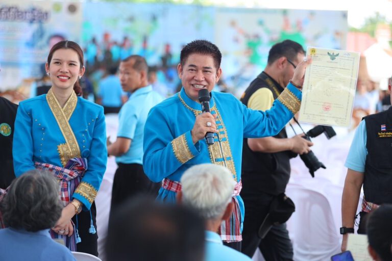 “ธรรมนัส” เปิดตัว “พะเยาโมเดล” ต้นแบบวิถีธรรมชาติ ยกระดับเศรษฐกิจฐานราก ด้วยการทำเกษตรมูลค่าสูงมุ่งสร้างรายได้ให้เกษตรกรอย่างยั่งยืน